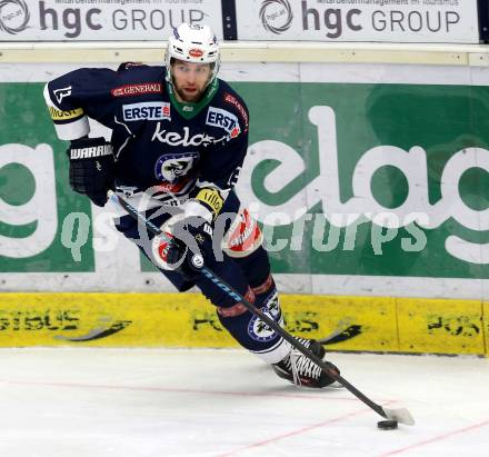 EBEL. Eishockey Bundesliga. EC VSV gegen EHC Liwest Black Wings Linz. Ziga Pance (VSV). Villach, am 13.12.2015.
Foto: Kuess 


---
pressefotos, pressefotografie, kuess, qs, qspictures, sport, bild, bilder, bilddatenbank