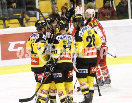 EBEL. Eishockey Bundesliga. KAC gegen 	UPC Vienna Capitals. Torjubel  (Caps). Klagenfurt, am 13.12.2015.
Foto: Kuess

---
pressefotos, pressefotografie, kuess, qs, qspictures, sport, bild, bilder, bilddatenbank