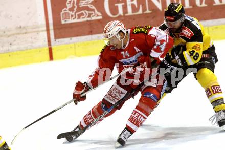 EBEL. Eishockey Bundesliga. KAC gegen 	UPC Vienna Capitals. Jamie Lundmark, (KAC), Florian Iberer (Caps). Klagenfurt, am 13.12.2015.
Foto: Kuess

---
pressefotos, pressefotografie, kuess, qs, qspictures, sport, bild, bilder, bilddatenbank