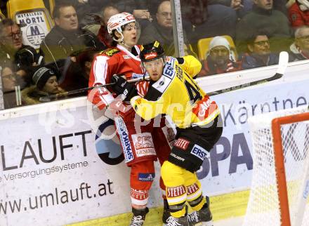 EBEL. Eishockey Bundesliga. KAC gegen 	UPC Vienna Capitals. Manuel Ganahl,  (KAC), Jamie Fraser (Caps). Klagenfurt, am 13.12.2015.
Foto: Kuess

---
pressefotos, pressefotografie, kuess, qs, qspictures, sport, bild, bilder, bilddatenbank