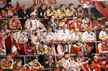 EBEL. Eishockey Bundesliga. KAC gegen 	UPC Vienna Capitals. Fans (KAC). Klagenfurt, am 13.12.2015.
Foto: Kuess

---
pressefotos, pressefotografie, kuess, qs, qspictures, sport, bild, bilder, bilddatenbank