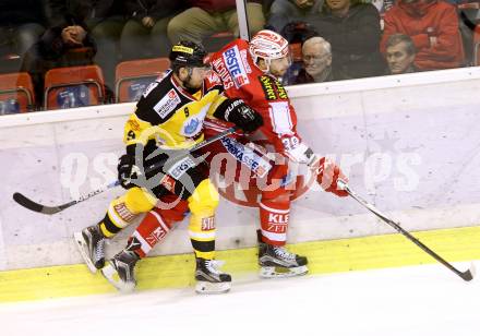 EBEL. Eishockey Bundesliga. KAC gegen 	UPC Vienna Capitals. Jean Francois Jacques, (KAC), Nikolaus Hartl  (Caps). Klagenfurt, am 13.12.2015.
Foto: Kuess

---
pressefotos, pressefotografie, kuess, qs, qspictures, sport, bild, bilder, bilddatenbank