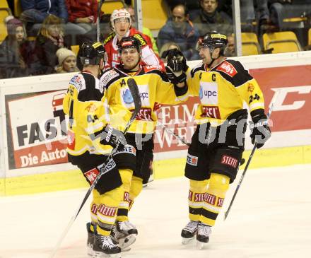 EBEL. Eishockey Bundesliga. KAC gegen 	UPC Vienna Capitals. torjubel Patrick Peter, Jamie Fraser, Jonathan Ferland (Caps). Klagenfurt, am 13.12.2015.
Foto: Kuess

---
pressefotos, pressefotografie, kuess, qs, qspictures, sport, bild, bilder, bilddatenbank