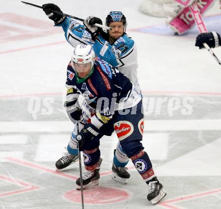 EBEL. Eishockey Bundesliga. EC VSV gegen EHC Liwest Black Wings Linz. Brock McBride,  (VSV), Philipp Lukas (Linz). Villach, am 15.12.2015.
Foto: Kuess 


---
pressefotos, pressefotografie, kuess, qs, qspictures, sport, bild, bilder, bilddatenbank