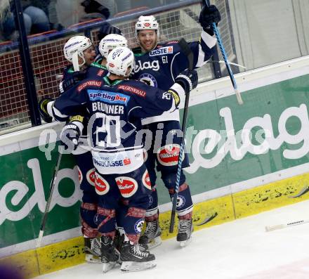 EBEL. Eishockey Bundesliga. EC VSV gegen EHC Liwest Black Wings Linz. Torjubel Ziga Pance, Rick Schofield, Dustin Johner, Nico Brunner (VSV). Villach, am 15.12.2015.
Foto: Kuess 


---
pressefotos, pressefotografie, kuess, qs, qspictures, sport, bild, bilder, bilddatenbank