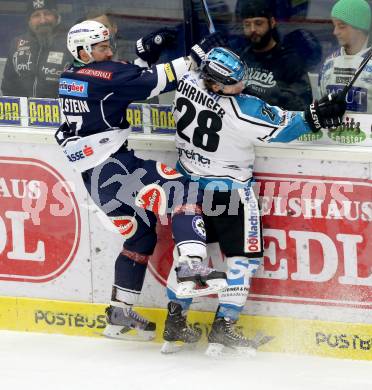 EBEL. Eishockey Bundesliga. EC VSV gegen EHC Liwest Black Wings Linz. Florian Muehlstein,  (VSV), Marius Goehringer (Linz). Villach, am 15.12.2015.
Foto: Kuess 


---
pressefotos, pressefotografie, kuess, qs, qspictures, sport, bild, bilder, bilddatenbank