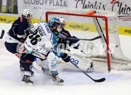 EBEL. Eishockey Bundesliga. EC VSV gegen EHC Liwest Black Wings Linz. Jean Philippe Lamoureux, (VSV), Valentin Leiler, Dan Dasilva  (Linz). Villach, am 15.12.2015.
Foto: Kuess 


---
pressefotos, pressefotografie, kuess, qs, qspictures, sport, bild, bilder, bilddatenbank