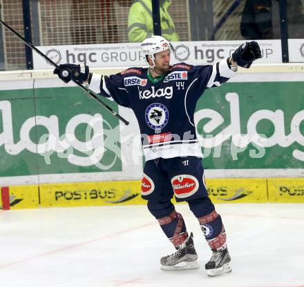 EBEL. Eishockey Bundesliga. EC VSV gegen EHC Liwest Black Wings Linz. Torjubel Matt Kelly (VSV). Villach, am 15.12.2015.
Foto: Kuess 


---
pressefotos, pressefotografie, kuess, qs, qspictures, sport, bild, bilder, bilddatenbank