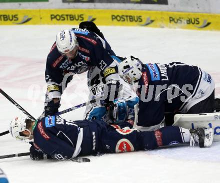 EBEL. Eishockey Bundesliga. EC VSV gegen EHC Liwest Black Wings Linz. Markus Schlacher, Stefan Bacher, Jean Philippe Lamoureux, (VSV), Dan Dasilva  (Linz). Villach, am 15.12.2015.
Foto: Kuess 


---
pressefotos, pressefotografie, kuess, qs, qspictures, sport, bild, bilder, bilddatenbank