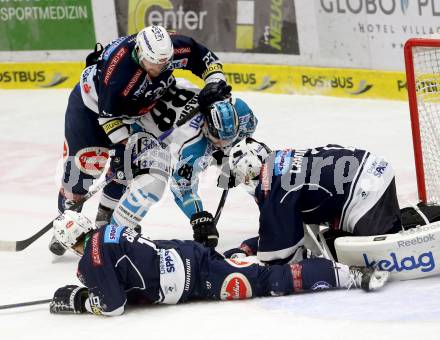 EBEL. Eishockey Bundesliga. EC VSV gegen EHC Liwest Black Wings Linz. Markus Schlacher, Jean Philippe Lamoureux, Stefan Bacher, (VSV), Dan Dasilva  (Linz). Villach, am 15.12.2015.
Foto: Kuess 


---
pressefotos, pressefotografie, kuess, qs, qspictures, sport, bild, bilder, bilddatenbank