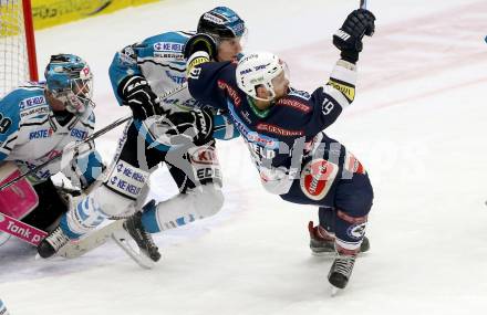 EBEL. Eishockey Bundesliga. EC VSV gegen EHC Liwest Black Wings Linz. Rick Schofield,  (VSV), Jason Ulmer (Linz). Villach, am 15.12.2015.
Foto: Kuess 


---
pressefotos, pressefotografie, kuess, qs, qspictures, sport, bild, bilder, bilddatenbank