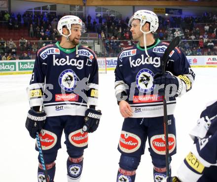 EBEL. Eishockey Bundesliga. EC VSV gegen EHC Liwest Black Wings Linz. Ziga Pance, Rick Schofield (VSV). Villach, am 15.12.2015.
Foto: Kuess 


---
pressefotos, pressefotografie, kuess, qs, qspictures, sport, bild, bilder, bilddatenbank