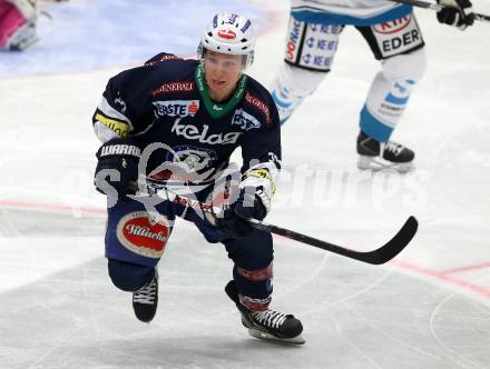 EBEL. Eishockey Bundesliga. EC VSV gegen EHC Liwest Black Wings Linz. Christia Jennes (VSV). Villach, am 15.12.2015.
Foto: Kuess 


---
pressefotos, pressefotografie, kuess, qs, qspictures, sport, bild, bilder, bilddatenbank