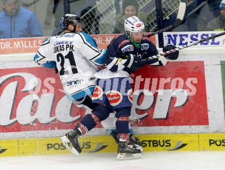 EBEL. Eishockey Bundesliga. EC VSV gegen EHC Liwest Black Wings Linz. Christian Jennes, (VSV), Philipp Lukas (Linz). Villach, am 15.12.2015.
Foto: Kuess 


---
pressefotos, pressefotografie, kuess, qs, qspictures, sport, bild, bilder, bilddatenbank