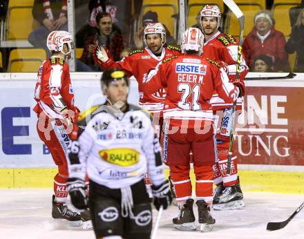 EBEL. Eishockey Bundesliga. KAC gegen 	Dornbirner Eishockey Club	. Torjubel jean Francois Jacques, Thomas Koch, Manuel Geier, Steven Strong (KAC). Klagenfurt, am 18.12.2015.
Foto: Kuess

---
pressefotos, pressefotografie, kuess, qs, qspictures, sport, bild, bilder, bilddatenbank