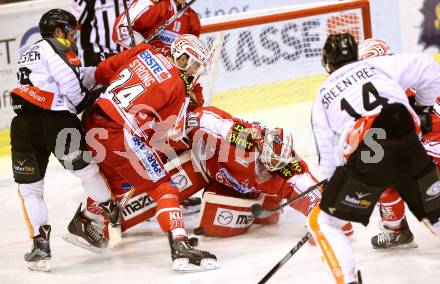 EBEL. Eishockey Bundesliga. KAC gegen 	Dornbirner Eishockey Club	. Steven Strong, Rene Swette,  (KAC), Dustin Sylvester (Dornbirn). Klagenfurt, am 18.12.2015.
Foto: Kuess

---
pressefotos, pressefotografie, kuess, qs, qspictures, sport, bild, bilder, bilddatenbank