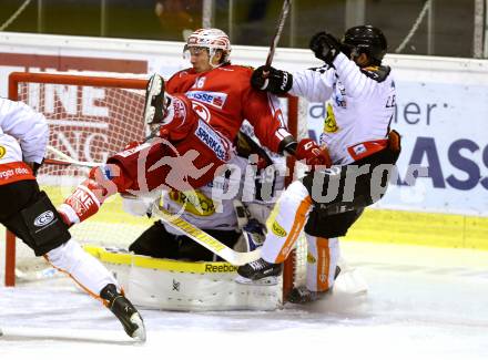 EBEL. Eishockey Bundesliga. KAC gegen 	Dornbirner Eishockey Club	. Patrick Harand,  (KAC), Florian Hardy, Robert Lembacher (Dornbirn). Klagenfurt, am 18.12.2015.
Foto: Kuess

---
pressefotos, pressefotografie, kuess, qs, qspictures, sport, bild, bilder, bilddatenbank