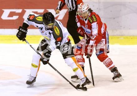 EBEL. Eishockey Bundesliga. KAC gegen 	Dornbirner Eishockey Club	. Manuel Ganahl, (KAC), Olivier Magnan  (Dornbirn). Klagenfurt, am 18.12.2015.
Foto: Kuess

---
pressefotos, pressefotografie, kuess, qs, qspictures, sport, bild, bilder, bilddatenbank