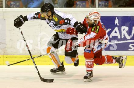 EBEL. Eishockey Bundesliga. KAC gegen 	Dornbirner Eishockey Club	. Martin Schumnig,  (KAC), Olivier Magnan (Dornbirn). Klagenfurt, am 18.12.2015.
Foto: Kuess

---
pressefotos, pressefotografie, kuess, qs, qspictures, sport, bild, bilder, bilddatenbank