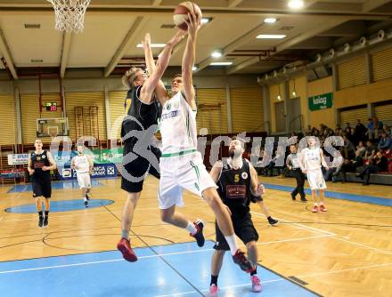 Basketball 2. Bundesliga 2015/16 Grunddurchgang 13. Runde. KOS Celovec gegen Woerthersee Piraten. Nenad Kalmanada, (KOS),  Tim Huber (Piraten). Klagenfurt, am 19.12.2015.
Foto: Kuess
---
pressefotos, pressefotografie, kuess, qs, qspictures, sport, bild, bilder, bilddatenbank