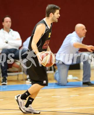 Basketball 2. Bundesliga 2015/16 Grunddurchgang 13. Runde. KOS Celovec gegen Woerthersee Piraten. Christian Erschen (Piraten). Klagenfurt, am 19.12.2015.
Foto: Kuess
---
pressefotos, pressefotografie, kuess, qs, qspictures, sport, bild, bilder, bilddatenbank