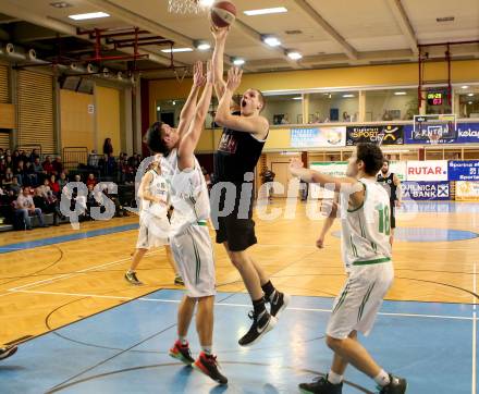 Basketball 2. Bundesliga 2015/16 Grunddurchgang 13. Runde. KOS Celovec gegen Woerthersee Piraten.  Andi Smrtnik, (KOS), Sebastian Wuertz (Piraten). Klagenfurt, am 19.12.2015.
Foto: Kuess
---
pressefotos, pressefotografie, kuess, qs, qspictures, sport, bild, bilder, bilddatenbank