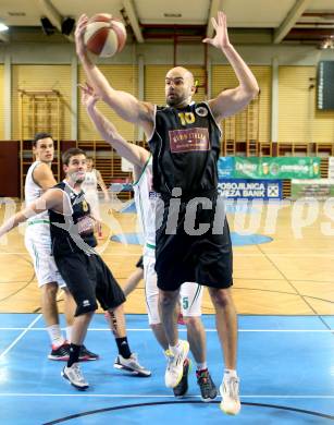 Basketball 2. Bundesliga 2015/16 Grunddurchgang 13. Runde. KOS Celovec gegen Woerthersee Piraten. Joachim Buggelsheim (Piraten). Klagenfurt, am 19.12.2015.
Foto: Kuess
---
pressefotos, pressefotografie, kuess, qs, qspictures, sport, bild, bilder, bilddatenbank