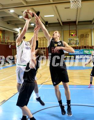 Basketball 2. Bundesliga 2015/16 Grunddurchgang 13. Runde. KOS Celovec gegen Woerthersee Piraten. Jakob Strazar, (KOS), Sebastian Wuertz (Piraten). Klagenfurt, am 19.12.2015.
Foto: Kuess
---
pressefotos, pressefotografie, kuess, qs, qspictures, sport, bild, bilder, bilddatenbank