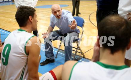 Basketball 2. Bundesliga 2015/16 Grunddurchgang 13. Runde. KOS Celovec gegen Woerthersee Piraten. Trainer Rok Zupan (KOS). Klagenfurt, am 19.12.2015.
Foto: Kuess
---
pressefotos, pressefotografie, kuess, qs, qspictures, sport, bild, bilder, bilddatenbank