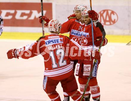 EBEL. Eishockey Bundesliga. KAC gegen 	VSV. Torjubel Jamie Lundmark, Kevin Kapstad, Thomas Vallant (KAC). Klagenfurt, am 20.12.2015.
Foto: Kuess

---
pressefotos, pressefotografie, kuess, qs, qspictures, sport, bild, bilder, bilddatenbank