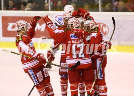 EBEL. Eishockey Bundesliga. KAC gegen 	VSV. Torjubel Jamie Lundmark, Kevin Kapstad, Thomas Vallant, Thomas Hundertpfund (KAC). Klagenfurt, am 20.12.2015.
Foto: Kuess

---
pressefotos, pressefotografie, kuess, qs, qspictures, sport, bild, bilder, bilddatenbank