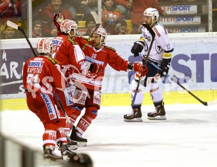 EBEL. Eishockey Bundesliga. KAC gegen 	VSV. Torjubel Kevin Kapstad, Manuel Geier, Thomas Koch (KAC). Klagenfurt, am 20.12.2015.
Foto: Kuess

---
pressefotos, pressefotografie, kuess, qs, qspictures, sport, bild, bilder, bilddatenbank