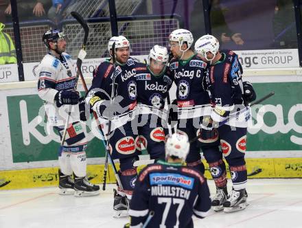 EBEL. Eishockey Bundesliga. EC VSV gegen Fehervar AV 19. Torjubel Brock McBride, Eric Hunter, Benjamin Petrik, Markus Schlacher (VSV). Villach, am 22.12.2015.
Foto: Kuess 


---
pressefotos, pressefotografie, kuess, qs, qspictures, sport, bild, bilder, bilddatenbank