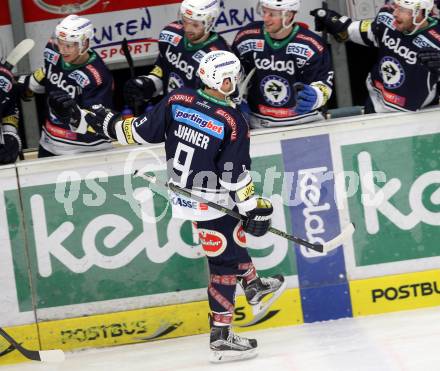 EBEL. Eishockey Bundesliga. EC VSV gegen Fehervar AV 19. Torjubel Dustin Johner (VSV). Villach, am 22.12.2015.
Foto: Kuess 


---
pressefotos, pressefotografie, kuess, qs, qspictures, sport, bild, bilder, bilddatenbank