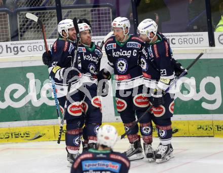 EBEL. Eishockey Bundesliga. EC VSV gegen Fehervar AV 19. Torjubel Brock McBride, Eric Hunter, Benjamin Petrik, Markus Schlacher (VSV). Villach, am 22.12.2015.
Foto: Kuess 


---
pressefotos, pressefotografie, kuess, qs, qspictures, sport, bild, bilder, bilddatenbank