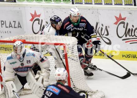 EBEL. Eishockey Bundesliga. EC VSV gegen Fehervar AV 19. Miha Verlic,  (VSV), Kevin Wehrs (Alba Volan). Villach, am 22.12.2015.
Foto: Kuess 


---
pressefotos, pressefotografie, kuess, qs, qspictures, sport, bild, bilder, bilddatenbank