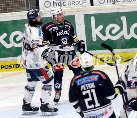 EBEL. Eishockey Bundesliga. EC VSV gegen Fehervar AV 19. Torjubel Brock McBride (VSV). Villach, am 22.12.2015.
Foto: Kuess 


---
pressefotos, pressefotografie, kuess, qs, qspictures, sport, bild, bilder, bilddatenbank