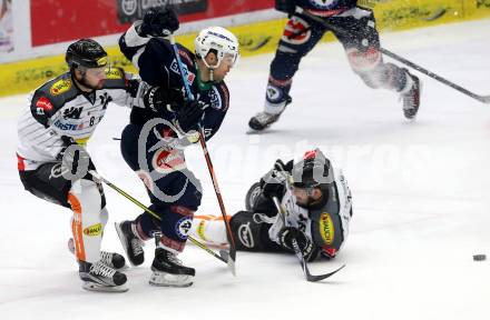 EBEL. Eishockey Bundesliga. EC VSV gegen Dornbirner Eishockey Club. Brock McBride, (VSV), Marek Zagrapan (Dornbirn). Villach, am 30.12.2015.
Foto: Kuess 


---
pressefotos, pressefotografie, kuess, qs, qspictures, sport, bild, bilder, bilddatenbank