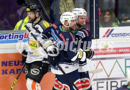 EBEL. Eishockey Bundesliga. EC VSV gegen Dornbirner Eishockey Club. Torjubel Ziga Pance, Matt Kelly (VSV). Villach, am 30.12.2015.
Foto: Kuess 


---
pressefotos, pressefotografie, kuess, qs, qspictures, sport, bild, bilder, bilddatenbank