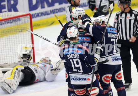 EBEL. Eishockey Bundesliga. EC VSV gegen Dornbirner Eishockey Club. Torjubel Patrick Platzer, Miha Verlic, Florian Muehlstein, Stefan Bacher (VSV). Villach, am 30.12.2015.
Foto: Kuess 


---
pressefotos, pressefotografie, kuess, qs, qspictures, sport, bild, bilder, bilddatenbank