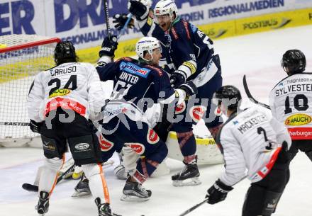 EBEL. Eishockey Bundesliga. EC VSV gegen Dornbirner Eishockey Club. Torjubel Eric Hunter, Miha Verlic (VSV). Villach, am 30.12.2015.
Foto: Kuess 


---
pressefotos, pressefotografie, kuess, qs, qspictures, sport, bild, bilder, bilddatenbank