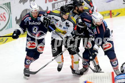 EBEL. Eishockey Bundesliga. EC VSV gegen Dornbirner Eishockey Club. Nico Brunner, Matt Kelly, (VSV), Martin Grabher Meier (Dornbirn). Villach, am 30.12.2015.
Foto: Kuess 


---
pressefotos, pressefotografie, kuess, qs, qspictures, sport, bild, bilder, bilddatenbank