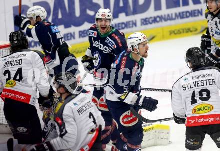 EBEL. Eishockey Bundesliga. EC VSV gegen Dornbirner Eishockey Club. Torjubel Eric Hunter, Miha Verlic (VSV). Villach, am 30.12.2015.
Foto: Kuess 


---
pressefotos, pressefotografie, kuess, qs, qspictures, sport, bild, bilder, bilddatenbank