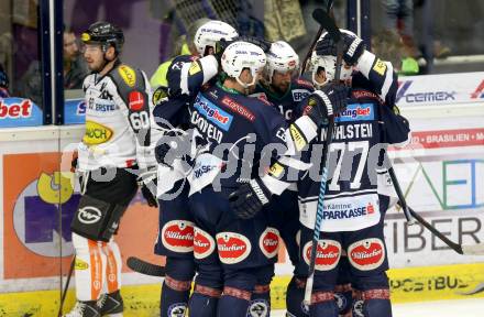 EBEL. Eishockey Bundesliga. EC VSV gegen Dornbirner Eishockey Club. Torjubel Ziga Pance, Matt Kelly, Adis Alagic, Florian Muehlstein, Rick Schofield (VSV). Villach, am 30.12.2015.
Foto: Kuess 


---
pressefotos, pressefotografie, kuess, qs, qspictures, sport, bild, bilder, bilddatenbank