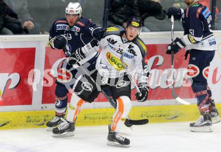 EBEL. Eishockey Bundesliga. EC VSV gegen Dornbirner Eishockey Club. Ruslan Gelfanov,  (VSV), James Livingston (Dornbirn). Villach, am 30.12.2015.
Foto: Kuess 


---
pressefotos, pressefotografie, kuess, qs, qspictures, sport, bild, bilder, bilddatenbank