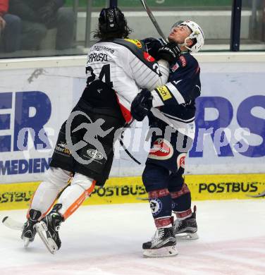 EBEL. Eishockey Bundesliga. EC VSV gegen Dornbirner Eishockey Club. Dustin Johner,  (VSV), Michael Caruso (Dornbirn). Villach, am 30.12.2015.
Foto: Kuess 


---
pressefotos, pressefotografie, kuess, qs, qspictures, sport, bild, bilder, bilddatenbank