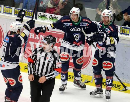 EBEL. Eishockey Bundesliga. EC VSV gegen HCB Suedtirol. Torjubel Dustin Johner, Valentin Leiler, Brock McBride (VSV). Villach, am 1.1.2016.
Foto: Kuess 


---
pressefotos, pressefotografie, kuess, qs, qspictures, sport, bild, bilder, bilddatenbank