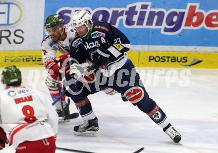 EBEL. Eishockey Bundesliga. EC VSV gegen HCB Suedtirol. Markus Schlacher,  (VSV), Anton Bernard (Bozen). Villach, am 1.1.2016.
Foto: Kuess 


---
pressefotos, pressefotografie, kuess, qs, qspictures, sport, bild, bilder, bilddatenbank