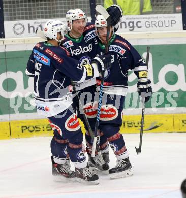 EBEL. Eishockey Bundesliga. EC VSV gegen HCB Suedtirol. Torjubel Dustin Johner, Ziga Pance, Ryan McKiernan (VSV). Villach, am 1.1.2016.
Foto: Kuess 


---
pressefotos, pressefotografie, kuess, qs, qspictures, sport, bild, bilder, bilddatenbank