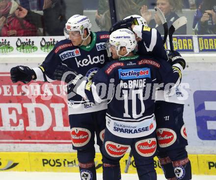 EBEL. Eishockey Bundesliga. EC VSV gegen HCB Suedtirol. Torjubel Dustin Johner, Valentin Leiler, Brock McBride (VSV). Villach, am 1.1.2016.
Foto: Kuess 


---
pressefotos, pressefotografie, kuess, qs, qspictures, sport, bild, bilder, bilddatenbank